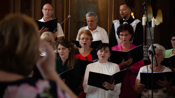 Sunday worship at the Church Congregation of the Evangelical Church of the Augsburg Confession in Slovakia, Ružomberok. Photo: LWF/Jeremiasz Ojrzyński